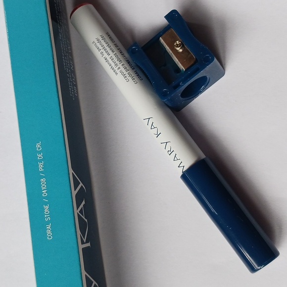Mary Kay Weekender lip pencil with sharpener Coral Stone - Picture 3 of 3